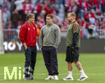 06.05.2026, Fussball UEFA Championsleague 2025/2026: Halbfinale Rückpiel,  FC Bayern München - Paris St. Germain, in der Allianz-Arena München, Sportdirektor Christoph Freund (li, Bayern München) und Co-Trainer Aaron Danks (re, Bayern München)  