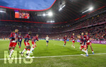 06.05.2026, Fussball UEFA Championsleague 2025/2026: Halbfinale Rückpiel,  FC Bayern München - Paris St. Germain, in der Allianz-Arena München, Die Spieler wärmen sich auf.