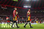 06.05.2026, Fussball UEFA Championsleague 2025/2026: Halbfinale Rückpiel,  FC Bayern München - Paris St. Germain, in der Allianz-Arena München, Einlauf der Mannschaften,  Harry Kane (FC Bayern München), Michael Olise (FC Bayern München), Jamal Musiala (Bayern München), 