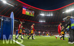 06.05.2026, Fussball UEFA Championsleague 2025/2026: Halbfinale Rückpiel,  FC Bayern München - Paris St. Germain, in der Allianz-Arena München, Einlauf der Mannschaften,  Harry Kane (FC Bayern München), Michael Olise (FC Bayern München), Jamal Musiala (Bayern München), 