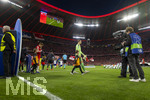 06.05.2026, Fussball UEFA Championsleague 2025/2026: Halbfinale Rückpiel,  FC Bayern München - Paris St. Germain, in der Allianz-Arena München, Einlauf der Mannschaften, Torwart Manuel Neuer (FC Bayern München), Joshua Kimmich (FC Bayern München), 