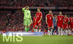 06.05.2026, Fussball UEFA Championsleague 2025/2026: Halbfinale Rückpiel,  FC Bayern München - Paris St. Germain, in der Allianz-Arena München, Aufstellung der beiden Mannschaften vor dem Anpfiff zum Mannschaftsfoto, hier die Bayern, Torwart Manuel Neuer (FC Bayern München), Josip Stanisic (Bayern München), Konrad Laimer (FC Bayern München), Harry Kane (FC Bayern München) 