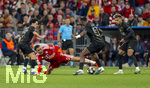 06.05.2026, Fussball UEFA Championsleague 2025/2026: Halbfinale Rückpiel,  FC Bayern München - Paris St. Germain, in der Allianz-Arena München, mitte, Jamal Musiala (Bayern München) gegen Vitinha (FC Paris Saint-Germain), Willian Pacho (FC Paris Saint-Germain), Desire Doue (FC Paris Saint-Germain) 