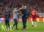 06.05.2026, Fussball UEFA Championsleague 2025/2026: Halbfinale Rückpiel,  FC Bayern München - Paris St. Germain, in der Allianz-Arena München, Jubel bei Trainer Luis Enrique (FC Paris Saint-Germain) und Co-Trainer Rafel Pol (Paris) 