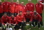 16.05.2026, Fussball Bundesliga 2025/2026, 34.Spieltag, FC Bayern München - 1.FC Köln, in der Allianz-Arena München,   Auf dem Bild Antonio die Salvo, Carsten Jamncker, Oliver Kahn und Stafan Effenberg, Roque Sant a Cruz, Owen Hargreaves , Giovanni Elber, Hasan Salihamizic und Samuel Sami Kuffour (alle Bayern München).


