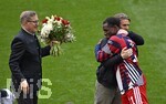16.05.2026, Fussball Bundesliga 2025/2026, 34.Spieltag, FC Bayern München - 1.FC Köln, in der Allianz-Arena München,   v.l. Vorstandsvorsitzender Jan-Christian Dreesen (FC Bayern München), Sportdirektor Christoph Freund (Bayern München), und Nicolas Jackson (FC Bayern München) 


