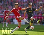 16.05.2026, Fussball Bundesliga 2025/2026, 34.Spieltag, FC Bayern München - 1.FC Köln, in der Allianz-Arena München,   v.l. Leon Goretzka (FC Bayern München) gegen Jakub Kaminski (1.FC Köln) 



