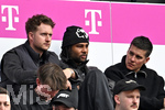 16.05.2026, Fussball Bundesliga 2025/2026, 34.Spieltag, FC Bayern München - 1.FC Köln, in der Allianz-Arena München,   Serge Gnabry (FC Bayern München) auf der Tribüne.


