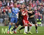 16.05.2026, Fussball Bundesliga 2025/2026, 34.Spieltag, FC Bayern München - 1.FC Köln, in der Allianz-Arena München,   v.l. Torwart Marvin Schwäbe (Köln), Alessio Castro-Montes (1.FC Köln), Harry Kane (FC Bayern München), Luis Diaz (FC Bayern München) und Eric Martel (Köln) 


