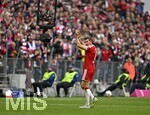 16.05.2026, Fussball Bundesliga 2025/2026, 34.Spieltag, FC Bayern München - 1.FC Köln, in der Allianz-Arena München,   Leon Goretzka (FC Bayern München) geht aus dem Spiel 



