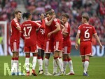16.05.2026, Fussball Bundesliga 2025/2026, 34.Spieltag, FC Bayern München - 1.FC Köln, in der Allianz-Arena München,   v.l. Josip Stanisic (Bayern München), Michael Olise (FC Bayern München), Dayot Upamecano (FC Bayern München), Jonathan Tah (FC Bayern München), Leon Goretzka (FC Bayern München), Tom Bischof (Bayern München) und Joshua Kimmich (FC Bayern München) nehmen Abschied


