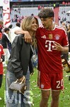 16.05.2026, Fussball Bundesliga 2025/2026, 34.Spieltag, FC Bayern München - 1.FC Köln, in der Allianz-Arena München,   Tom Bischof (Bayern München) mit siener Freundin Josefine Scholl (Bayern München).


