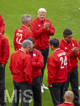 16.05.2026, Fussball Bundesliga 2025/2026, 34.Spieltag, FC Bayern München - 1.FC Köln, in der Allianz-Arena München, vor dem Spiel die Bayern-Legenden um die Championsleague-Sieger-Mannschaft 2001. mit Oliver Kahn, Bernd Dreher, Owen Hargreaves, Giovane Elber, Roque Santa Cruz, 