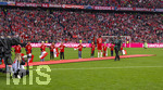 16.05.2026, Fussball Bundesliga 2025/2026, 34.Spieltag, FC Bayern München - 1.FC Köln, in der Allianz-Arena München, Nach dem Spiel die Siegerehrung für den Deutschen Meister Bayern München,  Kinder stehen Spalier für die Spieler, Jamal Musiala (Bayern München) 