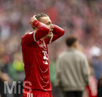 16.05.2026, Fussball Bundesliga 2025/2026, 34.Spieltag, FC Bayern München - 1.FC Köln, in der Allianz-Arena München, Nach dem Spiel die Siegerehrung für den Deutschen Meister Bayern München, Lennart Karl (FC Bayern München) ist patschnass vom Bierschütten 