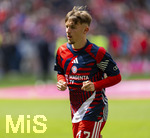 16.05.2026, Fussball Bundesliga 2025/2026, 34.Spieltag, FC Bayern München - 1.FC Köln, in der Allianz-Arena München, Lennart Karl (FC Bayern München) beim Aufwärmen.