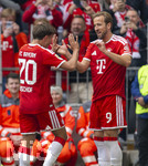 16.05.2026, Fussball Bundesliga 2025/2026, 34.Spieltag, FC Bayern München - 1.FC Köln, in der Allianz-Arena München, Torjubel Tom Bischof (Bayern München) mit Harry Kane (FC Bayern München) 