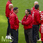 16.05.2026, Fussball Bundesliga 2025/2026, 34.Spieltag, FC Bayern München - 1.FC Köln, in der Allianz-Arena München, Vor dem Spiel, Ex-Spieler der Championsleague-Siegermannschaft von 2001, Roque Santa Cruz, Owen Hargreaves, 