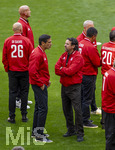 16.05.2026, Fussball Bundesliga 2025/2026, 34.Spieltag, FC Bayern München - 1.FC Köln, in der Allianz-Arena München, Vor dem Spiel, Ex-Spieler der Championsleague-Siegermannschaft von 2001, Roque Santa Cruz, Owen Hargreaves, 