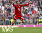 16.05.2026, Fussball Bundesliga 2025/2026, 34.Spieltag, FC Bayern München - 1.FC Köln, in der Allianz-Arena München, Jamal Musiala (Bayern München) stoppt den Ball mit der Brust.
