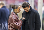 16.05.2026, Fussball Bundesliga 2025/2026, 34.Spieltag, FC Bayern München - 1.FC Köln, in der Allianz-Arena München, von links:  TV-Moderatorin Laura Wontorra im Gespräch mit TV-Experte Michael Ballack.
