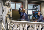17.05.2026, Fussball Bundesliga 2025/2026, Meisterfeier des FC Bayern München auf dem Rathausbalkon in München.  Trainer Vincent Kompany (FC Bayern München) winkt den Fans 