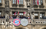 17.05.2026, Fussball Bundesliga 2025/2026, Meisterfeier des FC Bayern München auf dem Rathausbalkon in München.  Mannschaft auf dem Balkon  Trainer Vincent Kompany (FC Bayern München) 