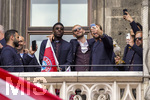 17.05.2026, Fussball Bundesliga 2025/2026, Meisterfeier des FC Bayern München auf dem Rathausbalkon in München. v.li: Alphonso Davies (FC Bayern München), Konrad Laimer (FC Bayern München), Harry Kane (FC Bayern München) Min-jae Kim (Bayern München, Minjae Kim)  