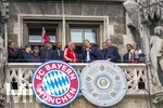 17.05.2026, Fussball Bundesliga 2025/2026, Meisterfeier des FC Bayern München auf dem Rathausbalkon in München. Moderator Stephan Lehmann, Oberbürgermeister Dominik Krause, Präsident Herbert Hainer (FC Bayern), 