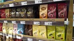 18.05.2026, LINDT LINDOR Schokoladenkugeln im Angebot eines Supermarktes in Bayern, in verschiedenen Ausführungen, 