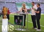 23.05.2026, Fussball DFB-Pokal 2025/2026, Finale, FC Bayern München - VfB Stuttgart, im Olympiastadion Berlin. v.l. Moderatorin Britta Hoffmann (Deutschland), Trainer Julian Nagelsmann (Deutschland) und TV Experte Lothar Matthäus (Deutschland).

