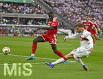 23.05.2026, Fussball DFB-Pokal 2025/2026, Finale, FC Bayern München - VfB Stuttgart, im Olympiastadion Berlin. v.l. Dayot Upamecano (FC Bayern München) gegen Maximilian Mittelstädt (Stuttgart) 

