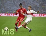 23.05.2026, Fussball DFB-Pokal 2025/2026, Finale, FC Bayern München - VfB Stuttgart, im Olympiastadion Berlin. v.l. Michael Olise (FC Bayern München) gegen Maximilian Mittelstädt (Stuttgart) 

