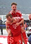 23.05.2026, Fussball DFB-Pokal 2025/2026, Finale, FC Bayern München - VfB Stuttgart, im Olympiastadion Berlin. v.l. Harry Kane (FC Bayern München) und Joshua Kimmich (FC Bayern München) jubeln

