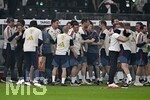 23.05.2026, Fussball DFB-Pokal 2025/2026, Finale, FC Bayern München - VfB Stuttgart, im Olympiastadion Berlin. Die Bayern Bank jubelt Sportdirektor Christoph Freund (Bayern München) und Sportvorstand Max Eberl (Bayern München) mittendrin


