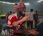 23.05.2026, Fussball DFB-Pokal 2025/2026, Finale, FC Bayern München - VfB Stuttgart, im Olympiastadion Berlin. v.l. Torwart Manuel Neuer (FC Bayern München) und Dayot Upamecano (FC Bayern München)  jubeln

