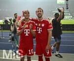 23.05.2026, Fussball DFB-Pokal 2025/2026, Finale, FC Bayern München - VfB Stuttgart, im Olympiastadion Berlin. v.l. Jamal Musiala (Bayern München) und Harry Kane (FC Bayern München) jubeln

