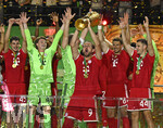 23.05.2026, Fussball DFB-Pokal 2025/2026, Finale, FC Bayern München - VfB Stuttgart, im Olympiastadion Berlin. v.l. Aleksandar Pavlovic (Bayern München) , Torwart Jonas Urbig (FC Bayern München), Harry Kane (FC Bayern München), Leon Goretzka (FC Bayern München) und Josip Stanisic (Bayern München) 

