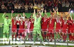 23.05.2026, Fussball DFB-Pokal 2025/2026, Finale, FC Bayern München - VfB Stuttgart, im Olympiastadion Berlin. v.l. Torwart Jannis Bärtl (FC Bayern München), Raphael Guerreiro (FC Bayern München), Trainer Vincent Kompany (FC Bayern München), Lennart Karl (FC Bayern München), Tom Bischof (Bayern München), Aleksandar Pavlovic (FC Bayern München), Torwart Manuel Neuer (FC Bayern München), Leon Goretzka (FC Bayern München), Harry Kane (FC Bayern München), Josip Stanisic (Bayern München), Joshua Kimmich (FC Bayern München) , Min-jae Kim (Bayern München, Minjae Kim) und Joshua Kimmich (FC Bayern München) 

