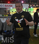 23.05.2026, Fussball DFB-Pokal 2025/2026, Finale, FC Bayern München - VfB Stuttgart, im Olympiastadion Berlin. Sportvorstand Max Eberl (Bayern München) mit Kakadu Pokal T Shirt

