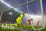 23.05.2026, Fussball DFB-Pokal 2025/2026, Finale, FC Bayern München - VfB Stuttgart, im Olympiastadion Berlin. Torschuss zum 1:0 von Harry Kane, Torwart Alexander Nübel (Stuttgart) geschlagen am Boden.

