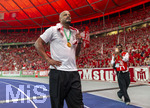 23.05.2026, Fussball DFB-Pokal 2025/2026, Finale, FC Bayern München - VfB Stuttgart, im Olympiastadion Berlin. FC Bayern feiert nach dem Sieg gegen Stuttgart bei ihren Fans den Pokalsieg. Trainer Vincent Kompany (FC Bayern München) müde 