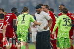 23.05.2026, Fussball DFB-Pokal 2025/2026, Finale, FC Bayern München - VfB Stuttgart, im Olympiastadion Berlin. FC Bayern feiert nach dem Sieg gegen Stuttgart bei ihren Fans den Pokalsieg. Torwart Manuel Neuer (FC Bayern München), Jonathan Tah (FC Bayern München), Dayot Upamecano (FC Bayern München), Trainer Vincent Kompany (FC Bayern München)Harry Kane (FC Bayern München),  tanzen wie verrückt auf dem Platz 