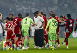 23.05.2026, Fussball DFB-Pokal 2025/2026, Finale, FC Bayern München - VfB Stuttgart, im Olympiastadion Berlin. FC Bayern feiert nach dem Sieg gegen Stuttgart bei ihren Fans den Pokalsieg. Torwart Manuel Neuer (FC Bayern München), Jonathan Tah (FC Bayern München), Dayot Upamecano (FC Bayern München), Trainer Vincent Kompany (FC Bayern München), Torwart Jannis Bärtl (FC Bayern München), Harry Kane (FC Bayern München),  tanzen wie verrückt auf dem Platz 