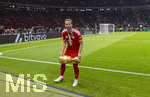 23.05.2026, Fussball DFB-Pokal 2025/2026, Finale, FC Bayern München - VfB Stuttgart, im Olympiastadion Berlin. Jubel bei den Bayern nach dem Gewinn des DFB-Pokals, Harry Kane (FC Bayern München) präsentiert den Pokal.