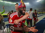 23.05.2026, Fussball DFB-Pokal 2025/2026, Finale, FC Bayern München - VfB Stuttgart, im Olympiastadion Berlin. Jubel bei den Bayern nach dem Gewinn des DFB-Pokals, Torwart Manuel Neuer (FC Bayern München) umarmt Dayot Upamecano (FC Bayern München) in der Kurve.