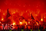 23.05.2026, Fussball DFB-Pokal 2025/2026, Finale, FC Bayern München - VfB Stuttgart, im Olympiastadion Berlin. Bayern-Fans zünden großflächig Pyros in ihrem Block
