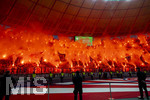 23.05.2026, Fussball DFB-Pokal 2025/2026, Finale, FC Bayern München - VfB Stuttgart, im Olympiastadion Berlin. Bayern-Fans zünden großflächig Pyros in ihrem Block