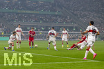 23.05.2026, Fussball DFB-Pokal 2025/2026, Finale, FC Bayern München - VfB Stuttgart, im Olympiastadion Berlin. Torschuss von Harry Kane (FC Bayern München) gegen Chema Andres Baixauli Jose Maria (Stuttgart) zum 2:0. Jeff Chabot (Stuttgart) kann nur zuschauen 