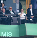 23.05.2026, Fussball DFB-Pokal 2025/2026, Finale, FC Bayern München - VfB Stuttgart, im Olympiastadion Berlin. Ehrentribüne, v.li:  Ehren-Präsident Uli Hoeneß (FC Bayern München, Hoeness),  Sportvorstand Max Eberl (Bayern München), Vorstandsvorsitzender Jan-Christian Dreesen (FC Bayern München),